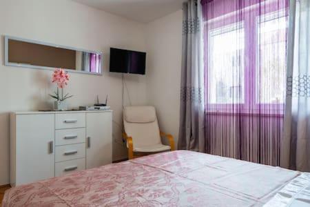 Apartmani Jelena Omiš Exterior foto